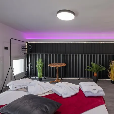 Apartment Dreams I *