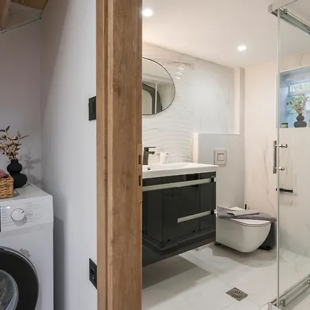 Apartment Dreams I *
